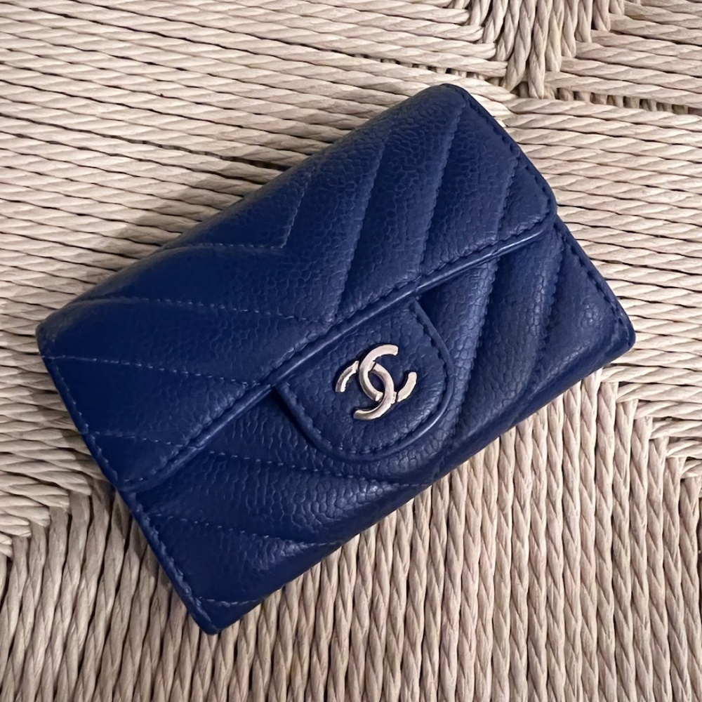 CHANEL Classic Navy Caviar Compact Quilted Flap Chevron Wallet Authentic Cobalt
